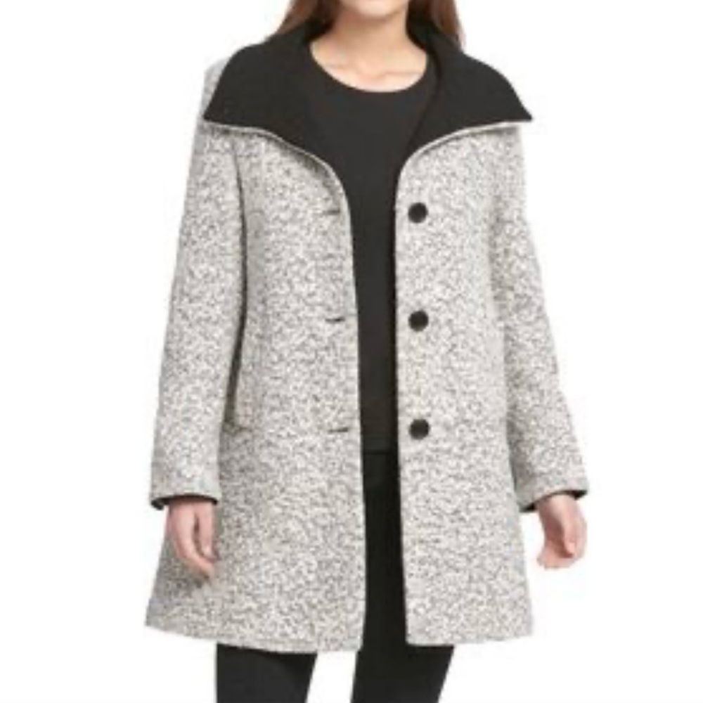 Stunning, cozy DKNY coat. Size L